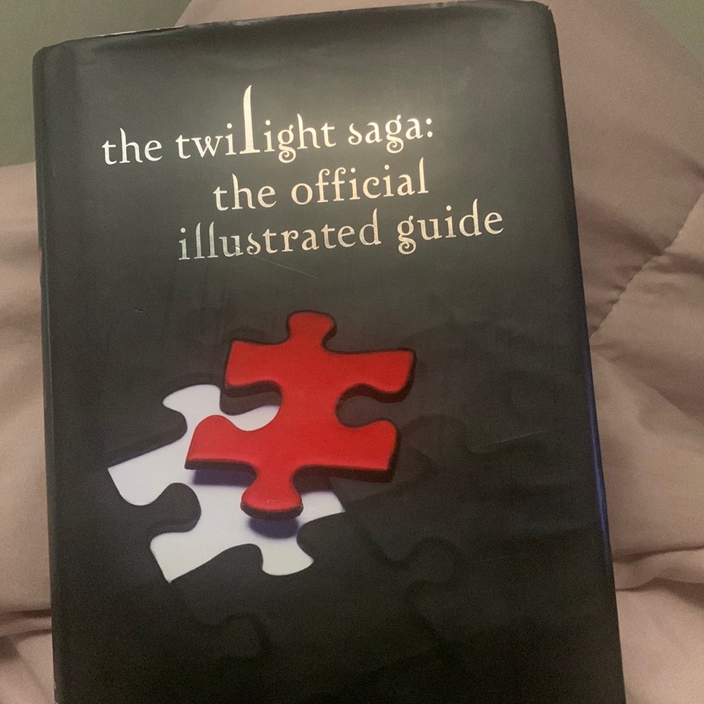 Twilight official illustrated guide